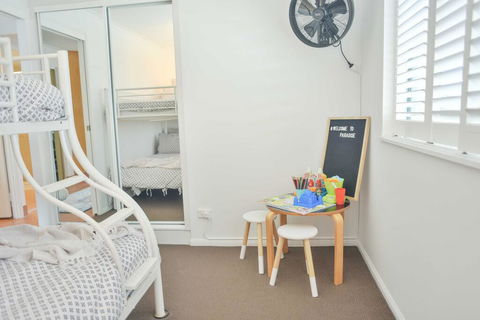 Ocean Front Moffat Beach Private Rooftop Terrace Walk To Cafe's, Restaurants - Australia Shopping 3