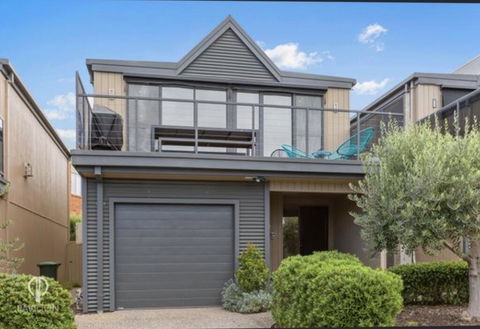 Ocean Grove House With Fantastic Ocean Views - Accommodation Australia 1