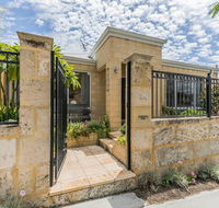 Ocean Keys Cottage - Free WiFi - Accommodation Australia