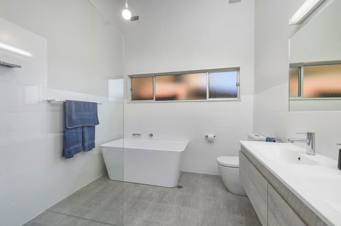 Ocean Paradise - Accommodation Australia 3
