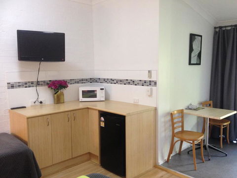 Ocean Shores Motel - Accommodation Australia 1