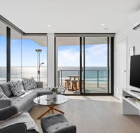 Ocean Views Apartment with Rooftop Pool - Accommodation Australia