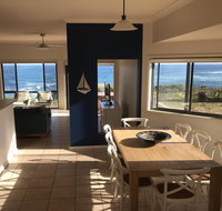 Ocean Views' 4 Ocean Street - air conditioned luxury with beautiful ocean views - Australia Shopping