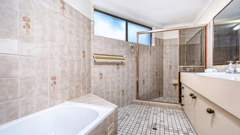 OCEAN WAVES - WiFi - Australia Shopping 1