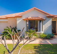 Oceania Cottage - LJHooker Yamba - Accommodation Australia