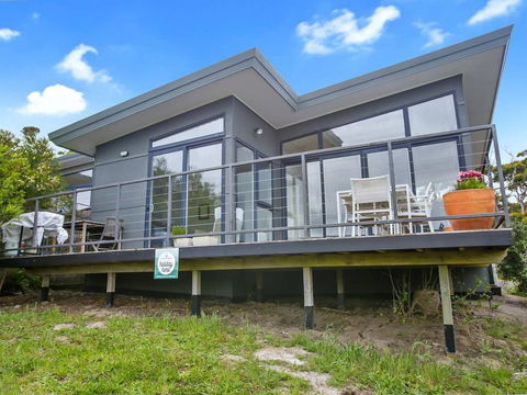 OCEANS 12 - Modern Ocean View Villa - Accommodation Australia 3