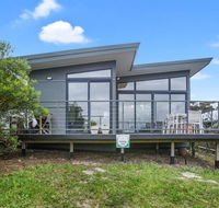 OCEANS 12 - modern ocean view villa - Accommodation Australia
