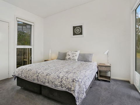 OCEANS 12 - Modern Ocean View Villa - Accommodation Australia 2