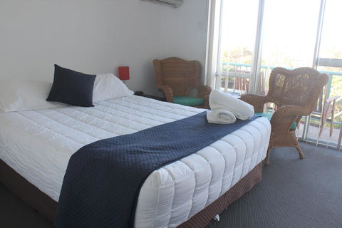 Oceanside Hawks Nest - Accommodation Australia 3