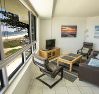 Oceanside Resort - Absolute Beachfront Apartments - Accommodation Australia