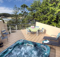 oceanview 6 with rooftop terrace  spa - Accommodation Australia