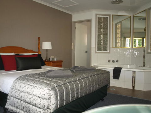 Old Coach Motor Inn Echuca - Local Tourism 2