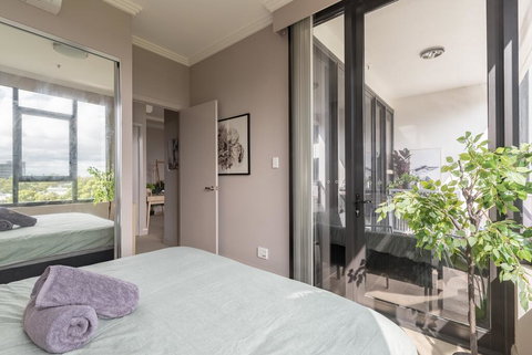 Olympic Park Near Qudos Bank Arena King Bed 1BR 1Bath Sleeps 6 Air-cond Parking - Bed n Breakfasts 2