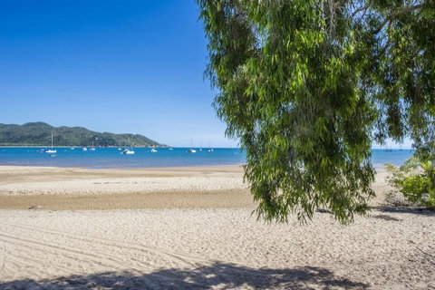 On The Beach - Accommodation Australia 0