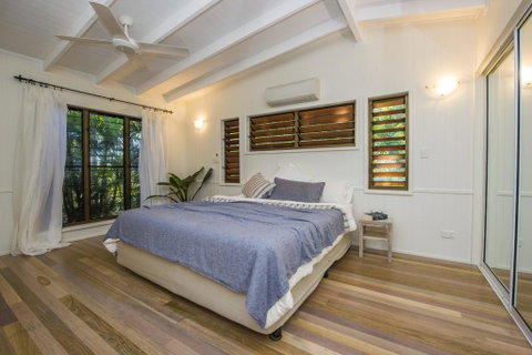 On The Beach - Accommodation Australia 3