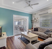 Oscars Pet Friendly Beach House 14 Tomaree Road - Accommodation Australia