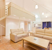 Osprey Holiday Village Unit 105 - Tranquil 3 Bedroom Holiday Villa with a Pool in the Complex - Accommodation Australia
