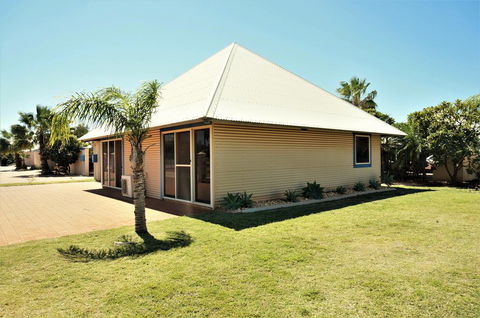 Osprey Holiday Village Unit 114 - Gorgeous 3 Bedroom Holiday Villa With A Pool In The Complex - Accommodation Australia 1