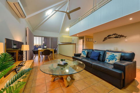 Osprey Holiday Village Unit 117 - Exquisite 3 Bedroom Holiday Villa With A Pool In The Complex - Accommodation Australia 0