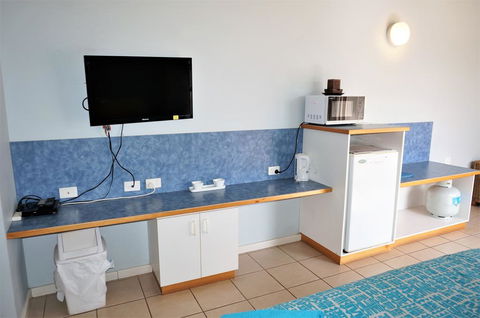 Osprey Holiday Village Unit 222-1 Bedroom - Great 1 Bedroom Studio Apartment With A Pool In The Complex - Accommodation Australia 2