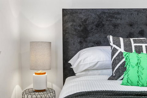 Oversized Apartment Close To City, Parks, MCG - Australia Shopping 3