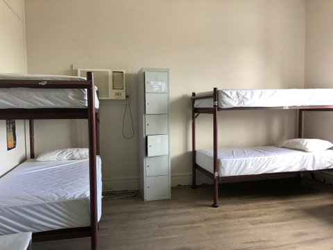 Ozi Inn Backpackers - Accommodation Australia 1