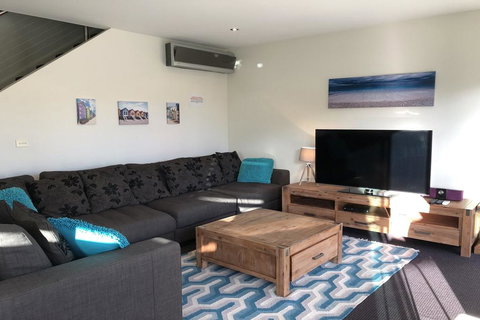 Pacific Blue 505/265 Sandy Point Road - Local Tourism 2