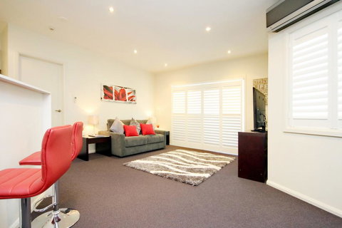 Pacific Blue Apartment 258, 265 Sandy Point Road - Local Tourism 2