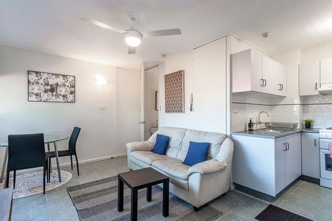 PADDINGTON PAD With PARKING & SMART TV & POOL - Local Tourism 2