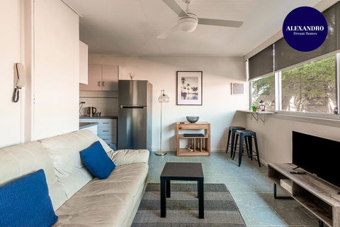 PADDINGTON PAD With PARKING & SMART TV & POOL - Local Tourism 0