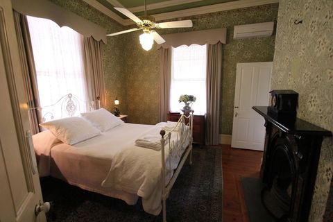 Palm House - Local Tourism 3