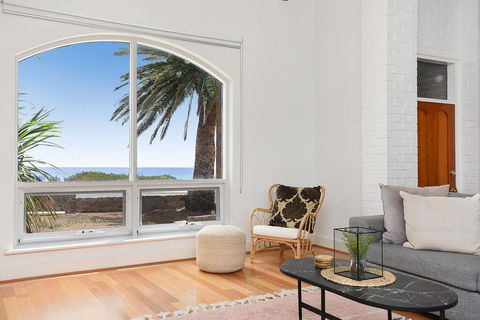 Palms On The Esplanade - Sellicks Beach - WiFi - Accommodation Australia 1
