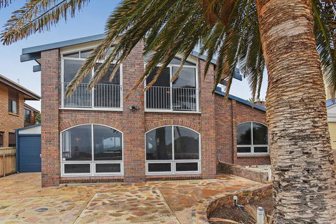 Palms On The Esplanade - Sellicks Beach - WiFi - Accommodation Australia 2