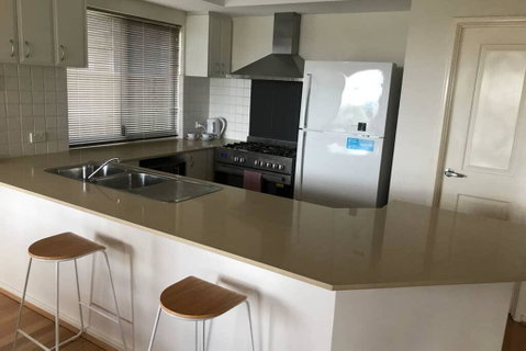 Panoramic Blue Bay Views - 3 Bedroom Townhouse - Accommodation Australia 3