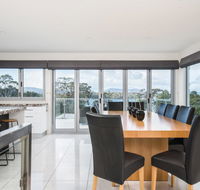 Paradise Point - Tamar Valley 14 Persons Residence with pool - Accommodation Australia