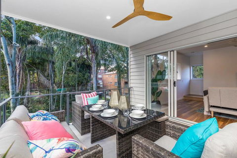 Park Avenue Townhouse Retreat Brisbane Sleeps 10 - Australia Shopping 2
