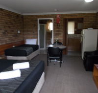 Park House Motor Inn - Bed n Breakfasts