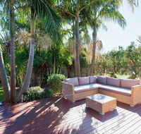 Pawprints 123 Bagnalls Beach Road - Local Tourism