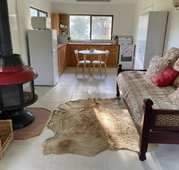 Pear Tree Cottage at Amiens - Australia Shopping