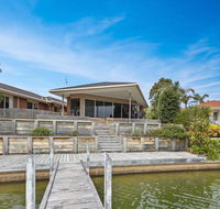 Pelican Brief - relaxing canal frontage - Accommodation Australia