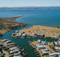 Pelican Landing - Stunning Lake King Views - Accommodation Australia