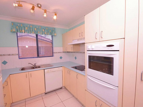 Pelican Place - Local Tourism 3