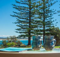 PERFECTLY POSITIONED BEACHFRONT APARTMENT-GREAT LOCATION WITH OCEAN VIEWS - Accommodation Australia