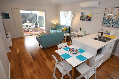 Perth Beachside Holiday House - Local Tourism 3