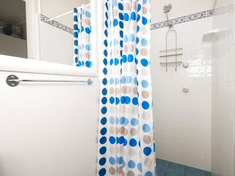 Pet Friendly - Barnacle - Accommodation Australia 3