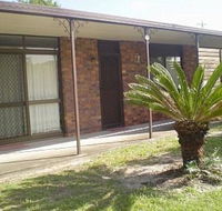 Pet friendly lowset home with room for a boat Wattle Ave Bongaree - Accommodation Australia