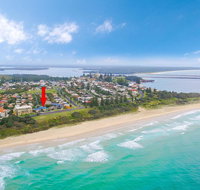 Pippi View 1 Bottom - across the road from the beach - Accommodation Australia