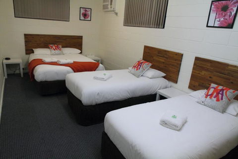 Plainsman Motel - Australia Shopping 2