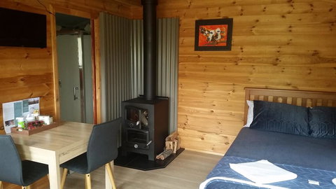 Pleasant Mountain Retreat - Australia Shopping 2