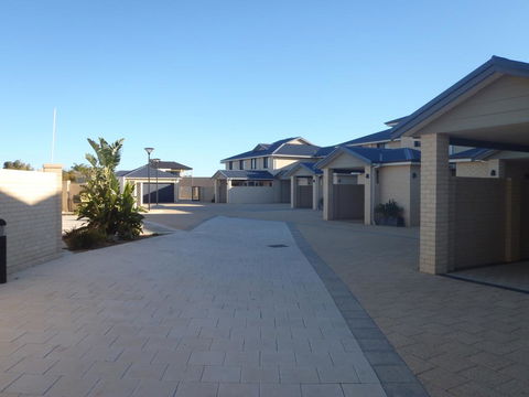 Port Denison Beach Resort - Accommodation Australia 3